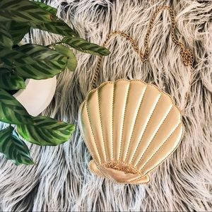 Gold Shell Purse 🐚✨